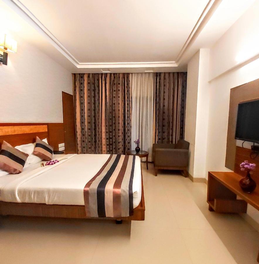 Quality Inn Mint Pune Extérieur photo